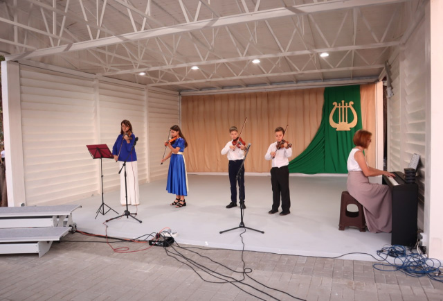  В Детской школе искусств села Пшада открылась летняя концертная площадка 