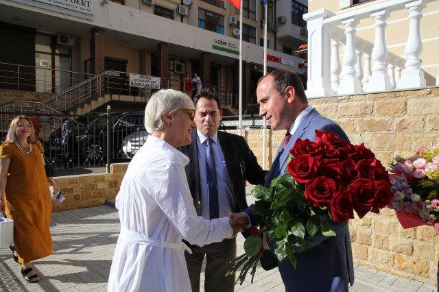 Геленджик с деловым визитом посетил посол Греческой республики