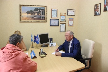 Депутат Госдумы провёл приём граждан в Геленджике