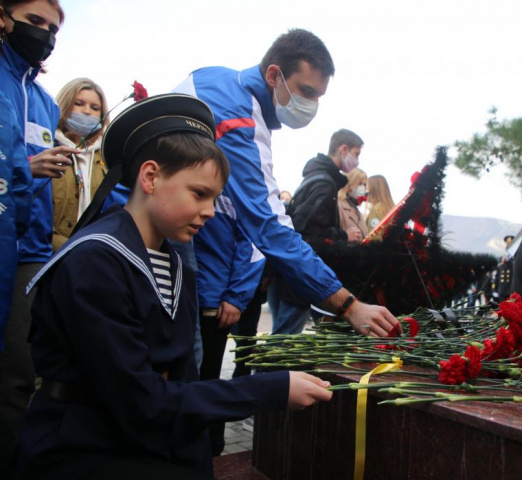 В Геленджике почтили память героев десантников-куниковцев