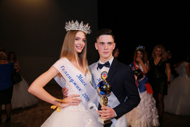 Велория Барсукова и Никита Кологерманский завоевали титулы «Мисс и Мистер Геленджик-2019»!