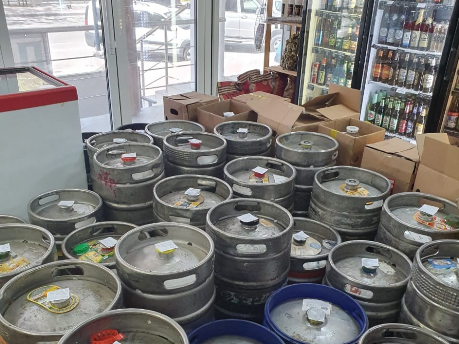 Полицейские Геленджика изъяли из незаконного оборота около 2000 литров алкогольной продукции