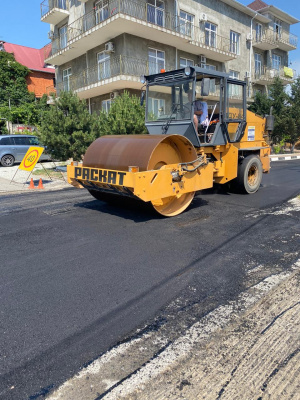Председатель Совета СМД Анастас Николаиди проинспектировал ремонт улицы в с.Кабардинка