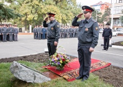 8 ноября в 10:00 на территории Отдела ОВД России по г.Геленджику пройдет торжественное открытие памятника сотрудникам, погибшим при исполнении служебного долга