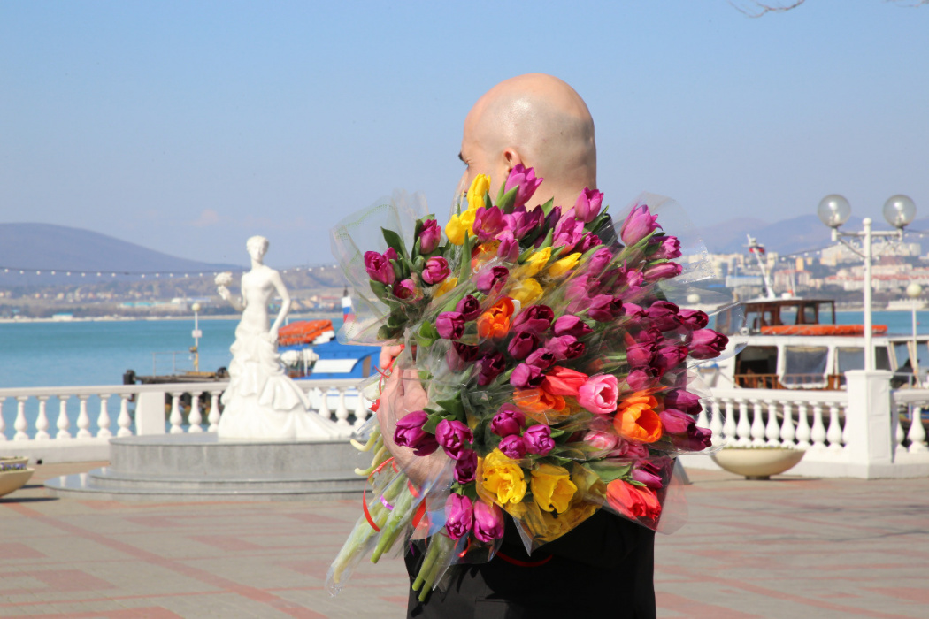 60 цветочных производителей выставят свою продукцию на Платановой аллее в преддверии 8 марта