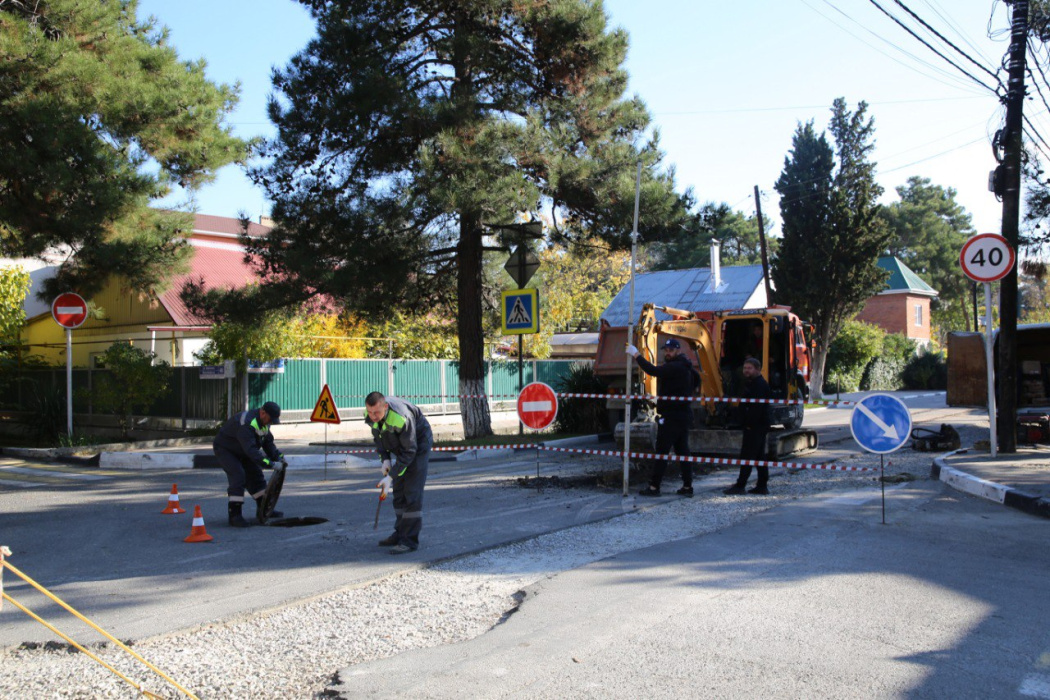 В связи с ремонтом на сетях часть дорог в городе временно перекрыта. 