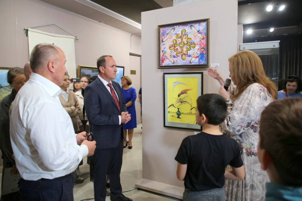 Выставка с чеченским колоритом открылась в музее Геленджика