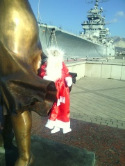 Геленджикский Дед Мороз во время своего путешествия  побывал в городе-герое Новороссийске. 